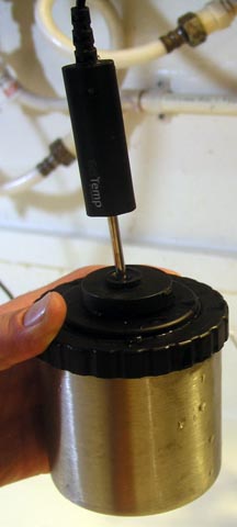 tank with gasket and probe